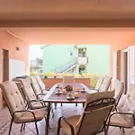 Lady Ni By Istra Vacation