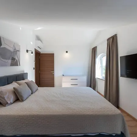 Lady Ni By Istra Vacation Villa *